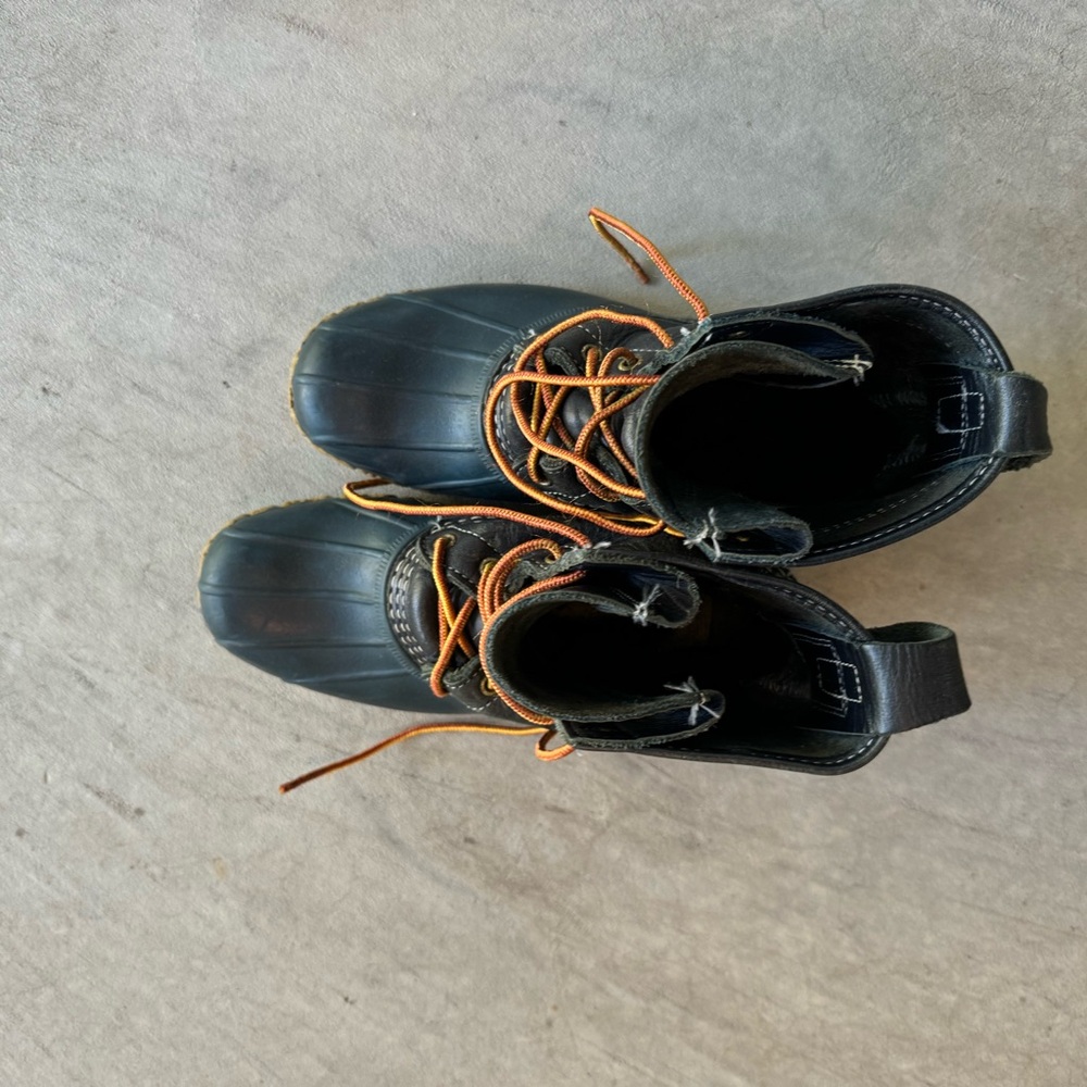 Navy blue gorgeous LL Bean Duck Boots - Picture 2 of 3